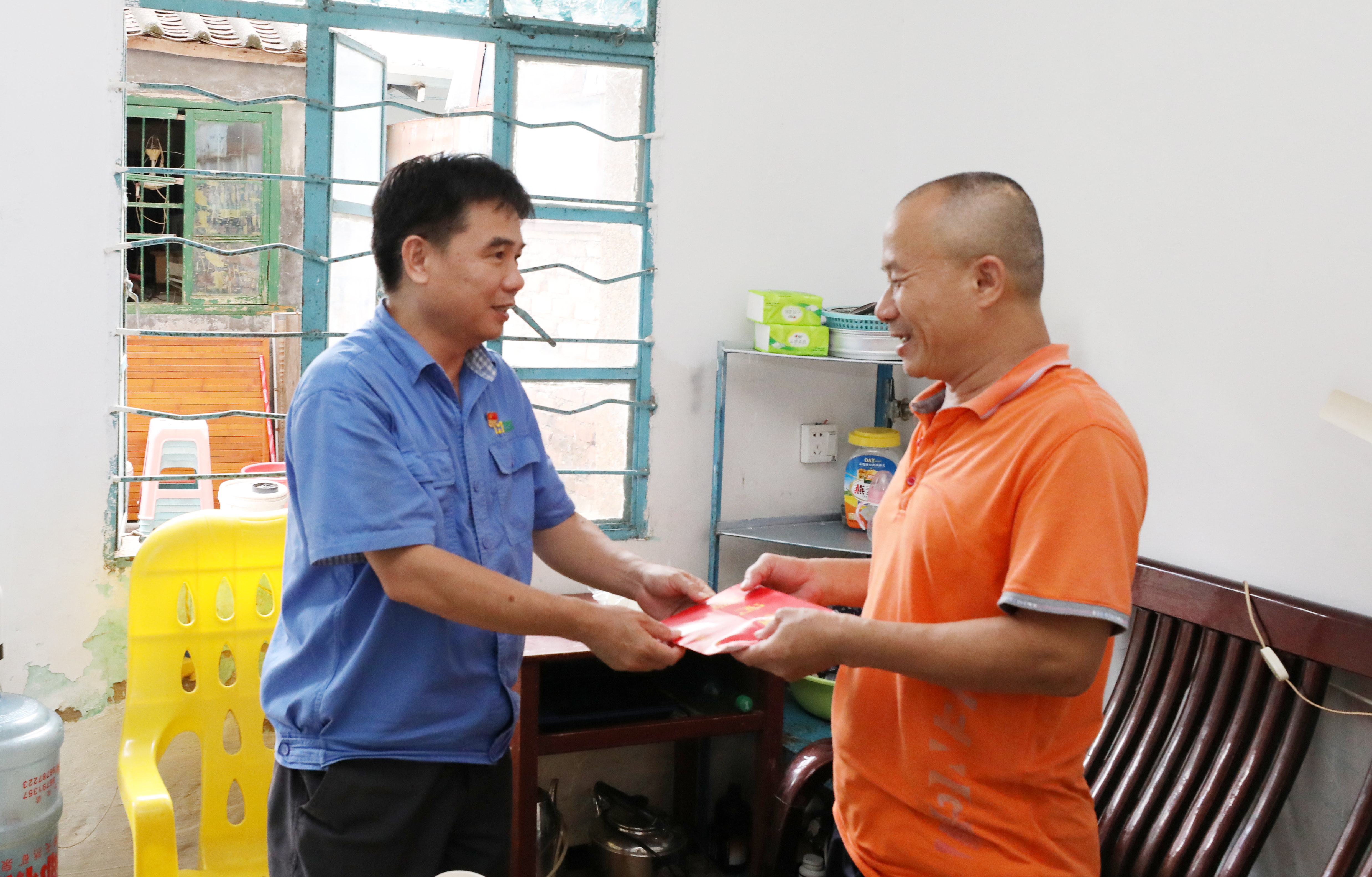 南宫28NG相信品牌力量对难题员工子女开展“金秋助学”慰问