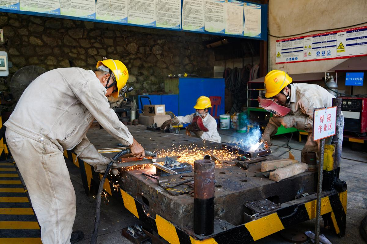 国庆节 | 爱岗敬业 海浚浚？？？？？笕擞檬蹈杉绦蜃婀愀