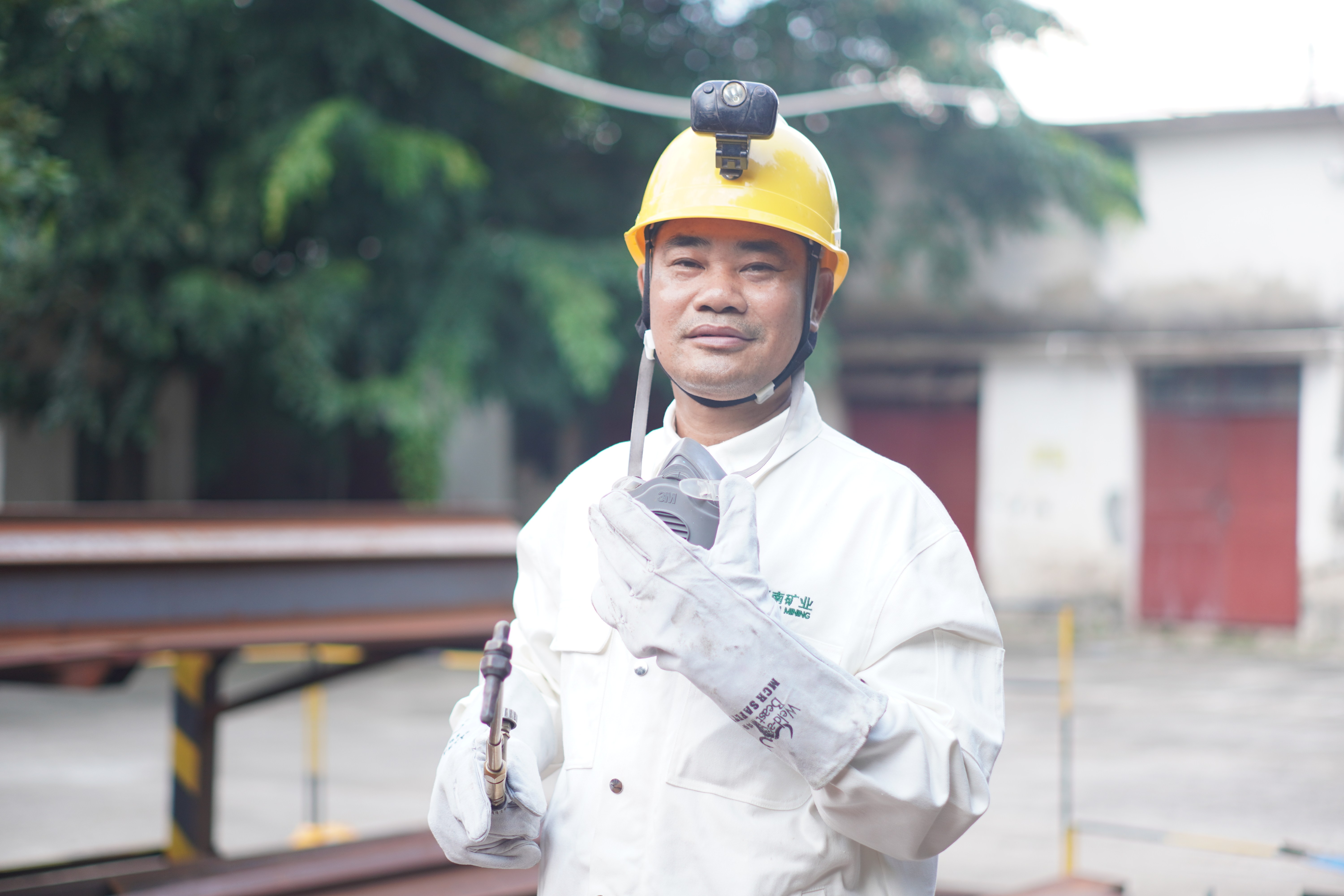 天下表扬！南宫28NG相信品牌力量员工李勇荣膺天下劳动模范